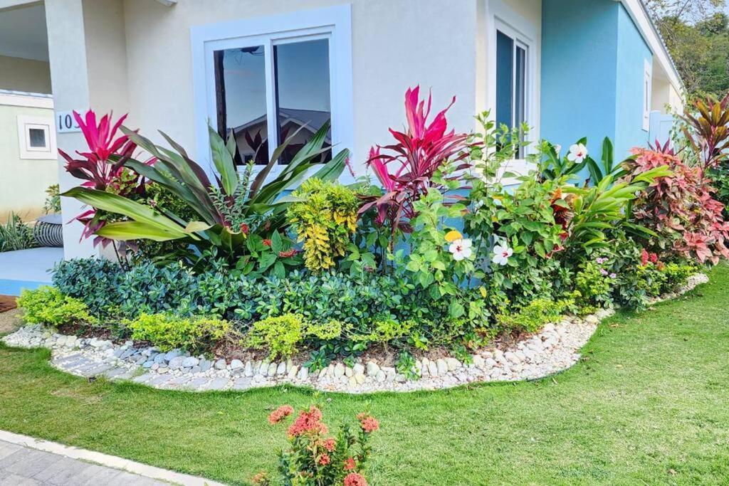 Villa Snooze At Oceanpointe Lucea Exterior foto
