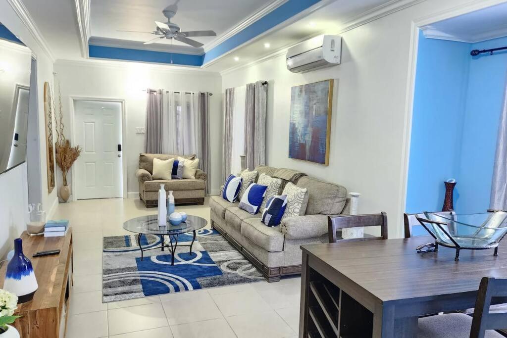 Villa Snooze At Oceanpointe Lucea Exterior foto