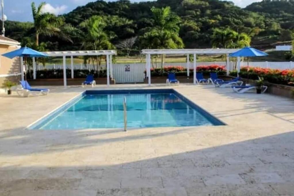 Villa Snooze At Oceanpointe Lucea Exterior foto
